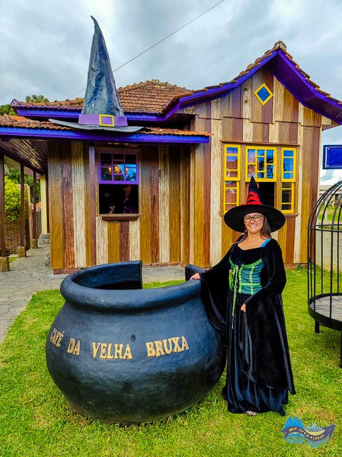 Roupa típica de bruxa 