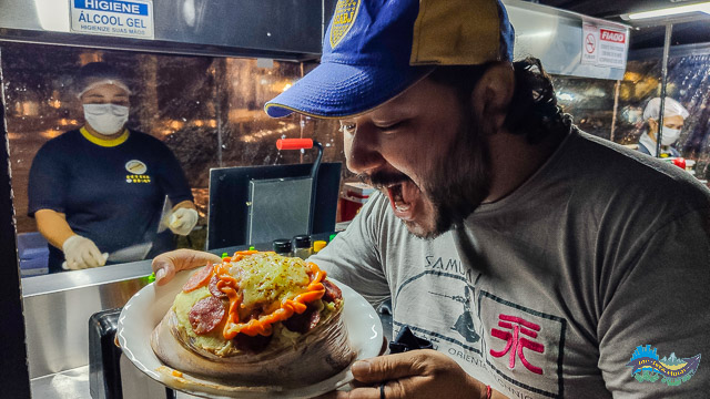 Hot Dog gigante flambadão - Lanches Gigantes em Curitiba