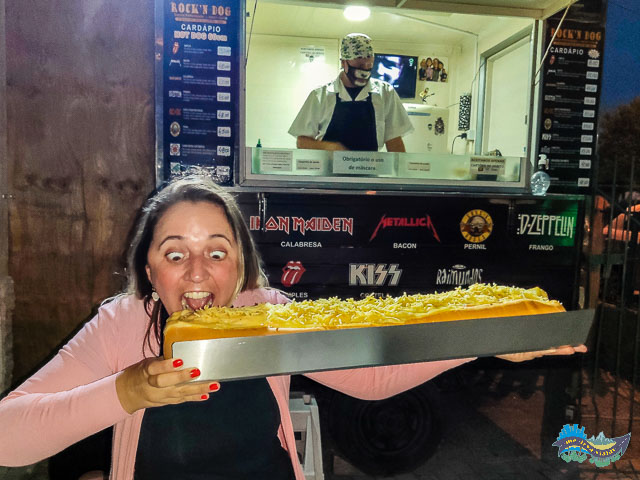 Cachorro quente de 60cm - Lanches Gigantes em Curitiba