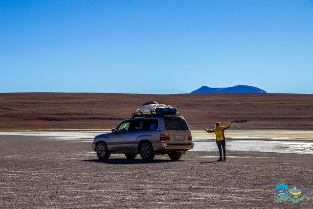 veículo 4x4 travessia Uyuni - Atacama